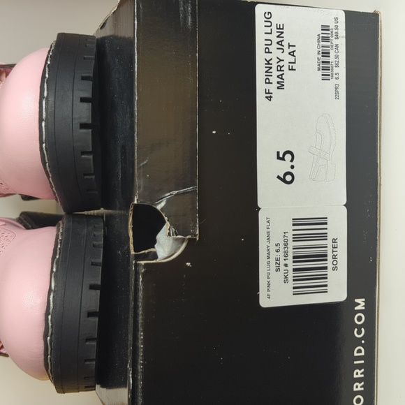 Torrid Women's Size 6.5WW Pink PU Lug Sole Mary Jane Flats Extra Wide - Picture 9 of 9